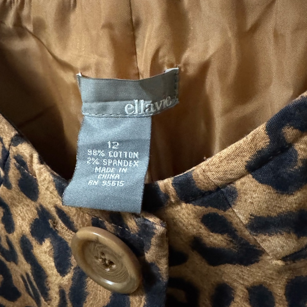 Leopard Print Jacket with Button Closure - image 2
